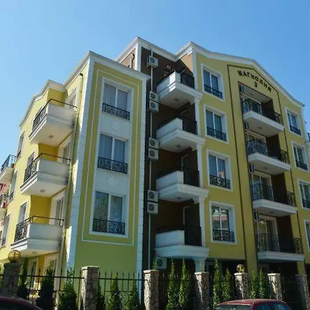 Magnolia 3 *